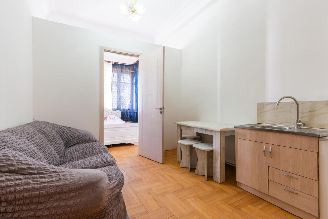 Center 4 You Hotel Tbilisi ภายนอก รูปภาพ