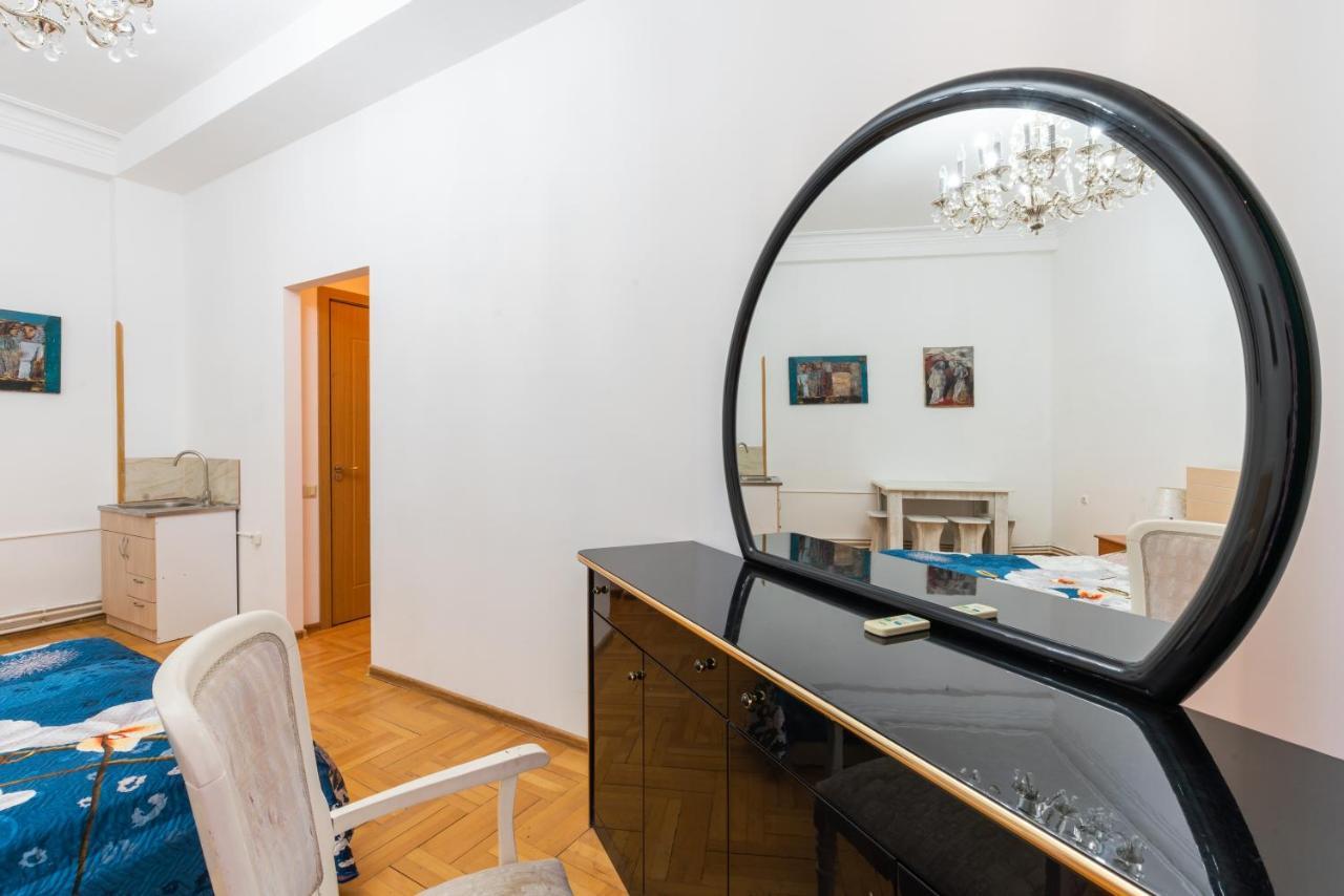 Center 4 You Hotel Tbilisi ภายนอก รูปภาพ