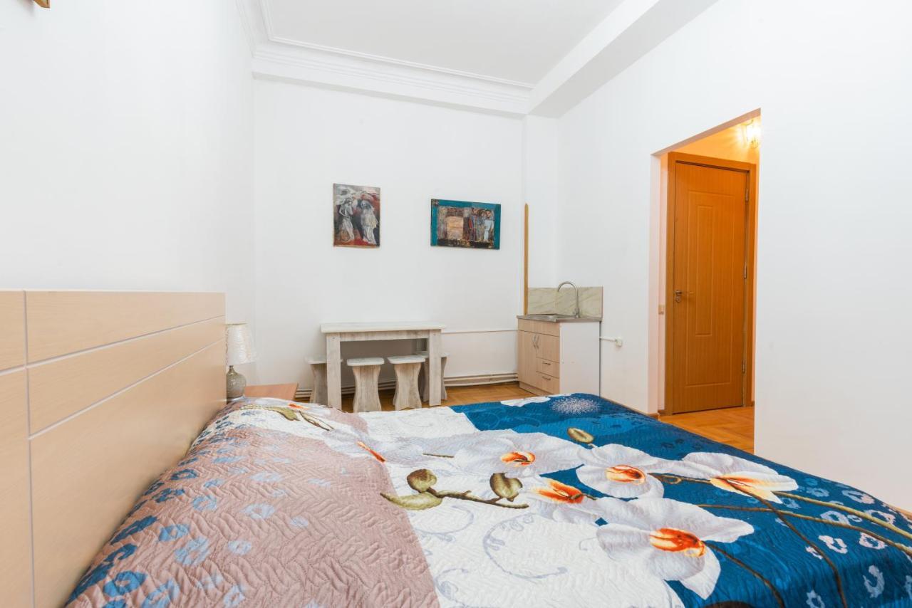 Center 4 You Hotel Tbilisi ภายนอก รูปภาพ
