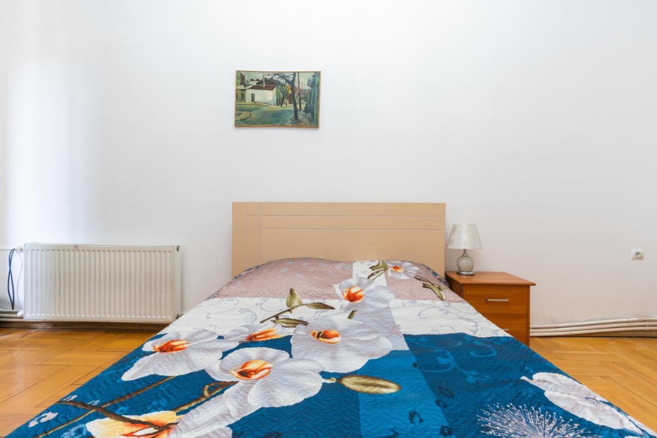 Center 4 You Hotel Tbilisi ภายนอก รูปภาพ